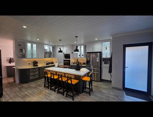 3 BEDROOM HOUSE FOR SALE IN REEBOK